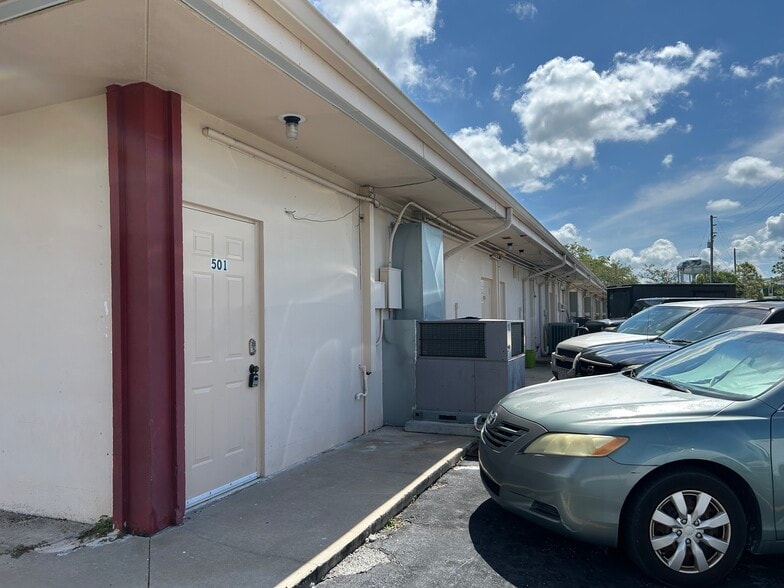 More Photos Of 501-527 S Paula Dr, Dunedin Office For Lease