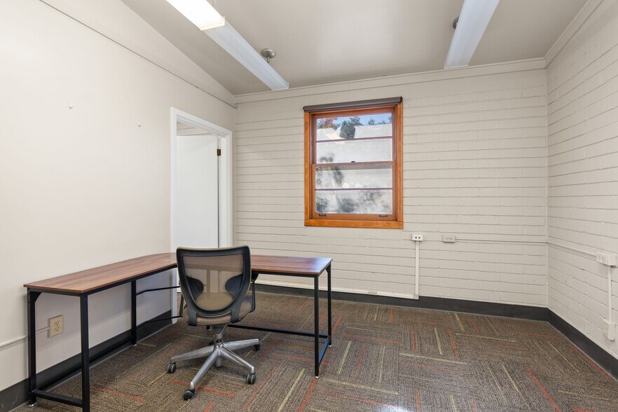More Photos Of 130 E Alvarado St, Fallbrook Office For Sale