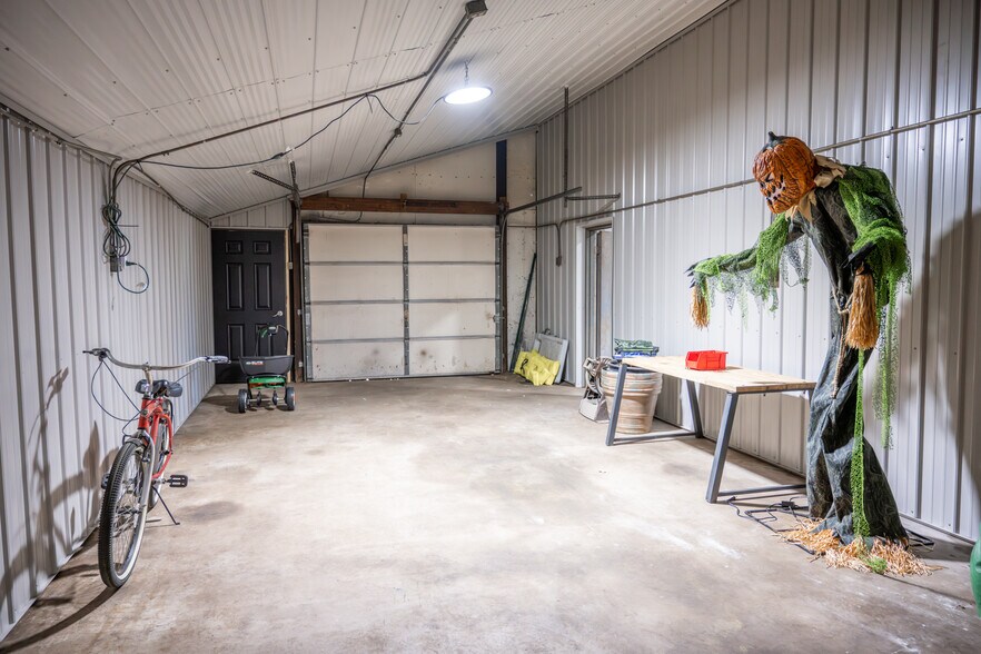 More Photos Of 190 Prospect Ave, Mauston Auto Repair For Sale