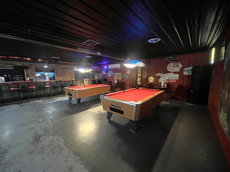 More Photos Of 219 Main St, Hale Flex For Sale