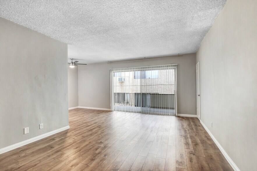 More Photos Of 3625 Mentone Ave, Los Angeles Apartments For Sale