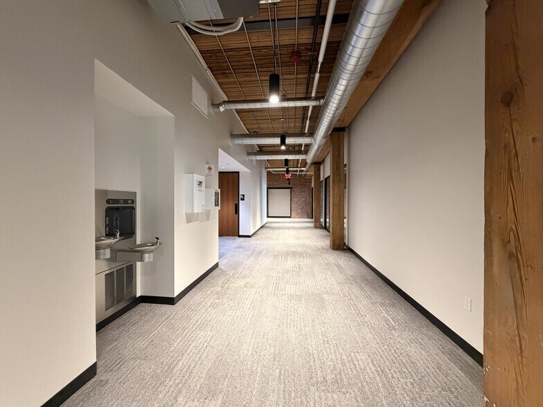 More Photos Of 1000 Jackson St, Dubuque Office For Lease