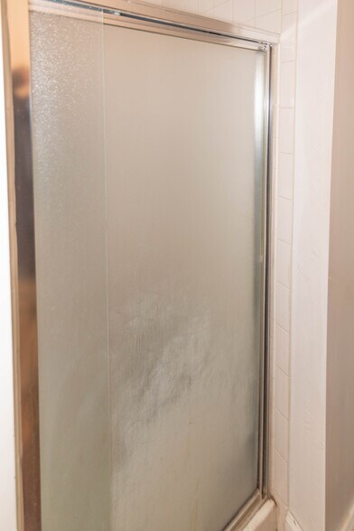 More Photos Of 2445 Lakeview Ave, Baltimore Apartments For Sale