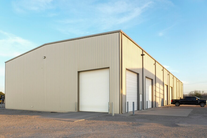 More Photos Of 3174 County Road 48, Robstown Warehouse For Sale