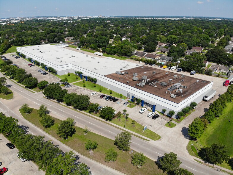 More Photos Of 9330 W Airport Blvd, Houston Warehouse For Lease