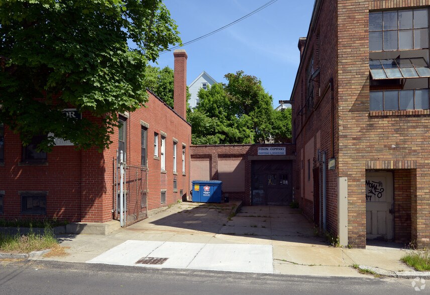 More Photos Of 233-241 W Park St, Providence Research And Development For Lease