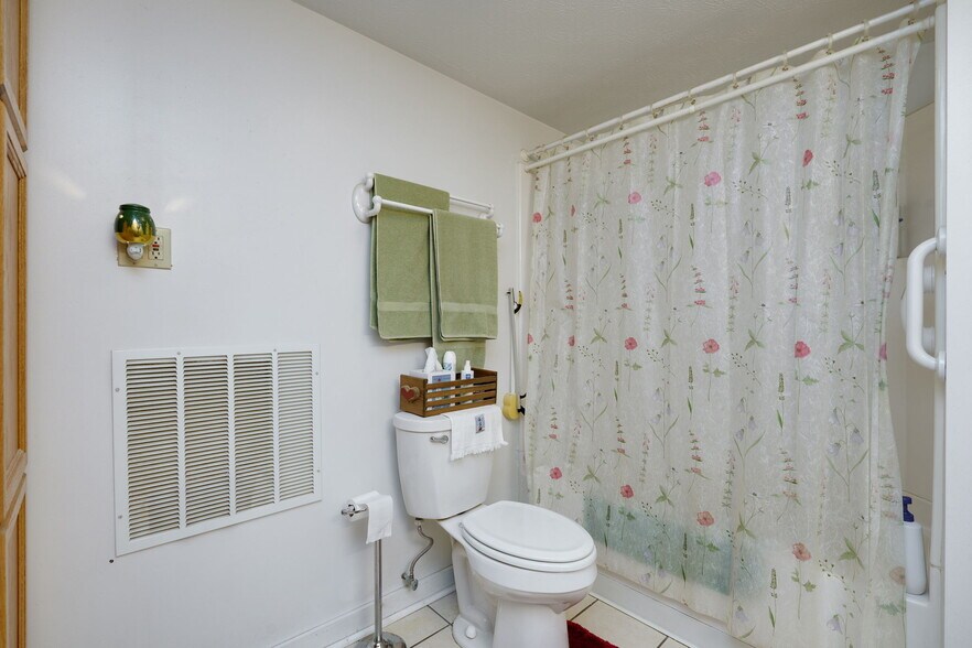 More Photos Of 46 Jefferson St, Brookville Storefront Retail Residential For Sale