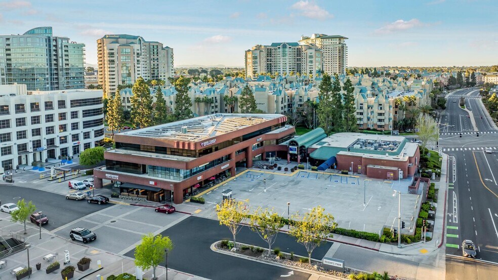 More Photos Of 4150 Regents Park Row, La Jolla Unknown For Lease