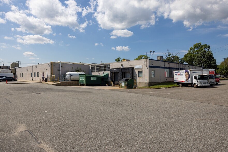 More Photos Of 1200 Prospect Ave, Westbury Manufacturing For Lease