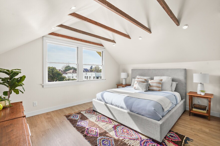 More Photos Of 844 E Kensington Rd, Los Angeles Specialty For Sale