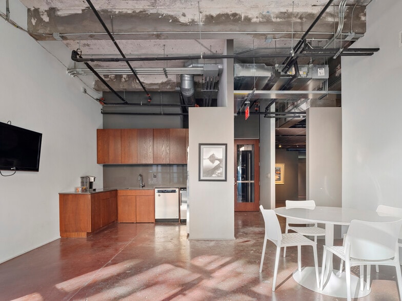 More Photos Of 201 NW 10th St, Oklahoma City Storefront Retail Office For Lease