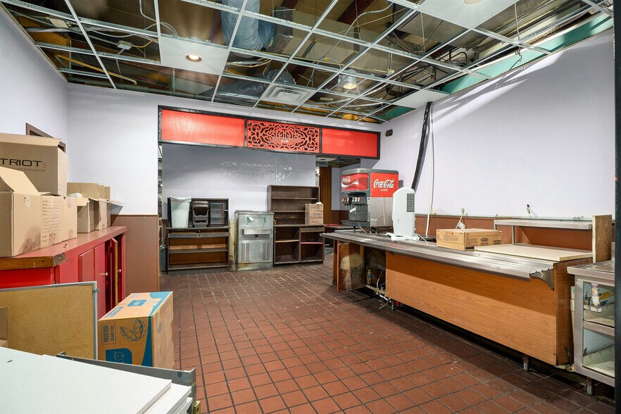 More Photos Of 2320 S Dort Hwy, Flint Restaurant For Sale