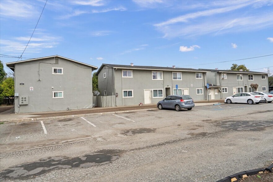 More Photos Of 611-613 E 7th St, Gilroy Apartments For Sale