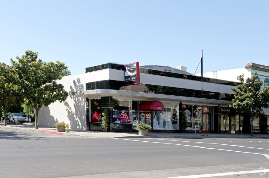 Primary Photo Of 1222 H St, Modesto Storefront For Lease
