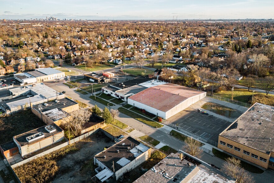 More Photos Of 13639 Elmira St, Detroit Manufacturing For Sale