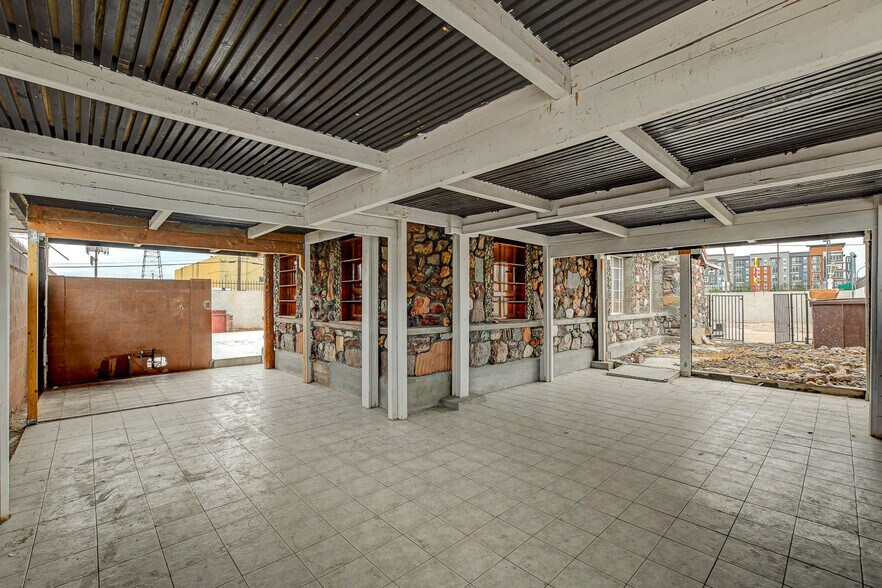 More Photos Of 901 E Ogden Ave, Las Vegas General Retail For Sale