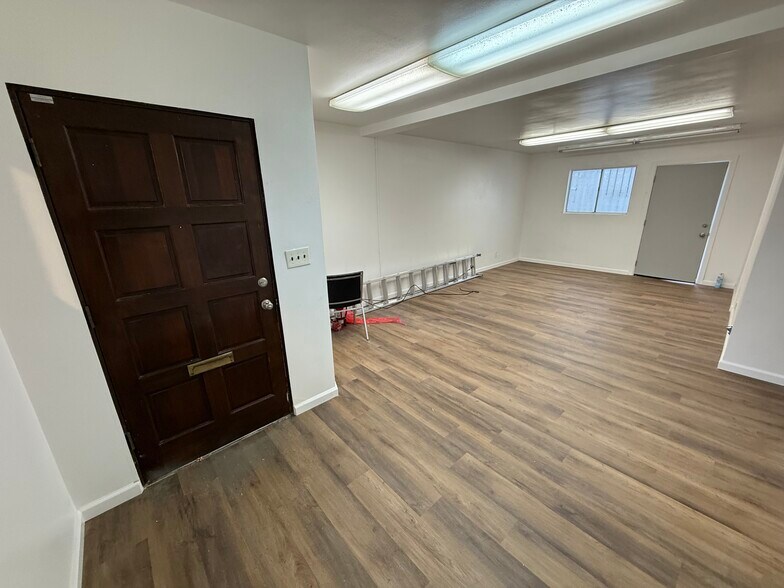 More Photos Of 11354 Burbank Blvd, North Hollywood Loft Creative Space For Lease