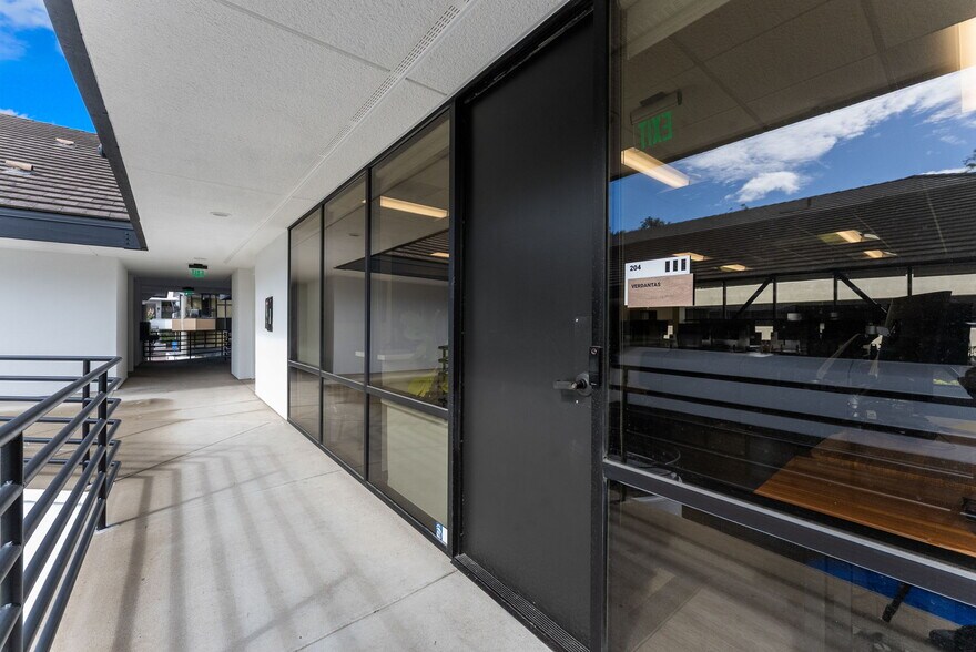 More Photos Of 5080 Shoreham Pl, San Diego Office For Sale