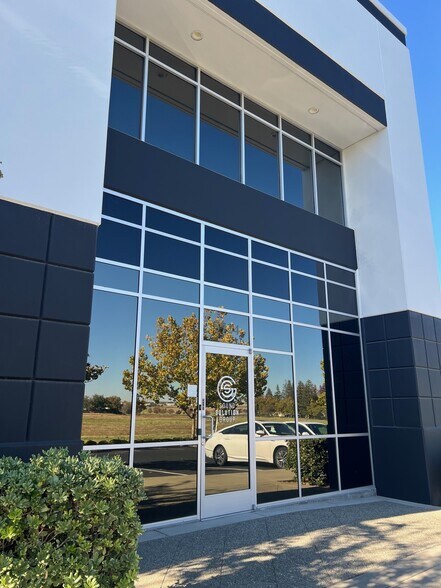 More Photos Of 5714-5728 Lonetree Blvd, Rocklin Flex For Lease