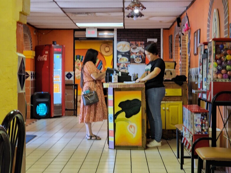 More Photos Of 1221 N Grady St, Altus Restaurant For Sale