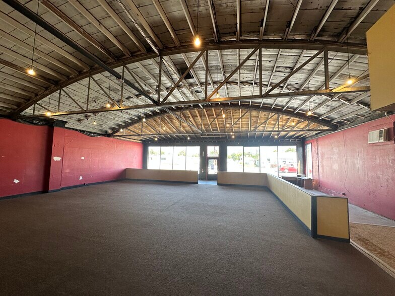 More Photos Of 3000-3004 S State St, Salt Lake City Storefront For Lease