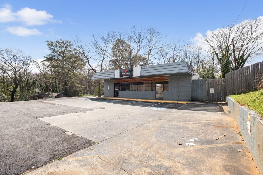 More Photos Of 2575 Flat Shoals Rd, Decatur Freestanding For Sale