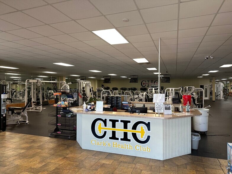 More Photos Of 106 Bowling Ln, Dublin Flex For Sale