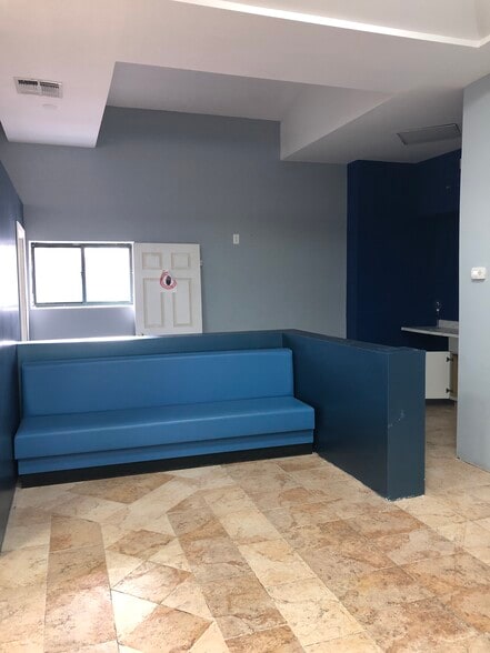 More Photos Of 622 Midland Ave, Staten Island Storefront Retail Residential For Lease