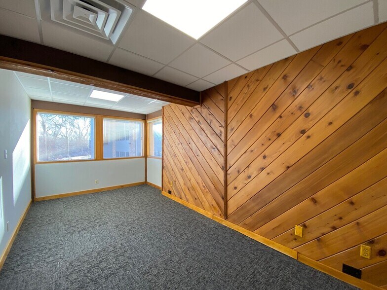 More Photos Of 14401 E 42nd St, Independence Unknown For Lease