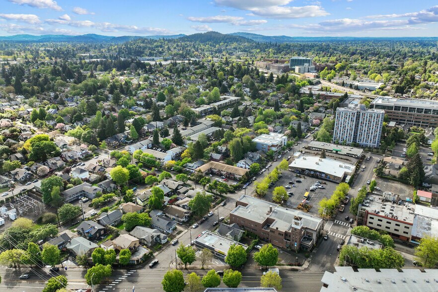 More Photos Of 4434 NE Sandy Blvd, Portland Freestanding For Sale