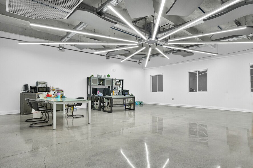 More Photos Of 2550 NW 100th Ave, Doral Office Residential For Lease