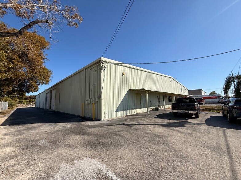 Primary Photo Of 2130 Andrea Ln, Fort Myers Warehouse For Lease