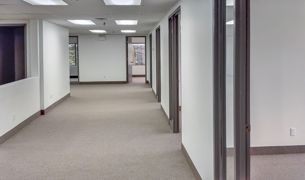 More Photos Of 100 Ronson Dr, Toronto Warehouse For Sale