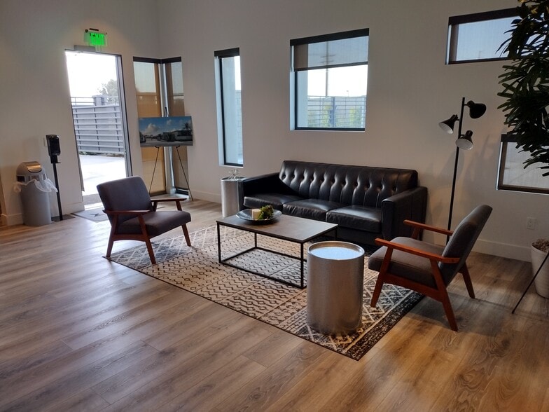 More Photos Of 49751 Oates Ln, Coachella Parking Garage For Sale