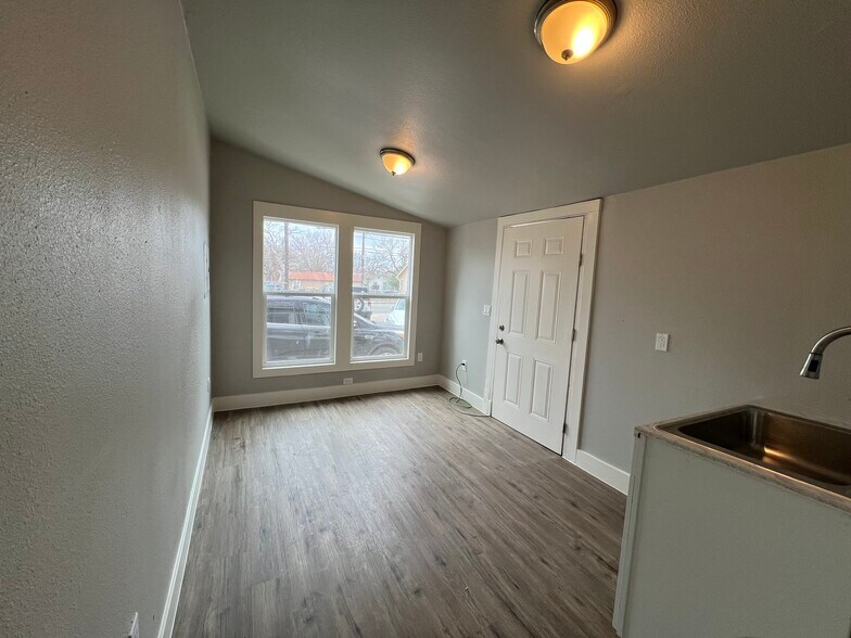 More Photos Of 101 Stanley Ct, San Antonio Multifamily For Sale