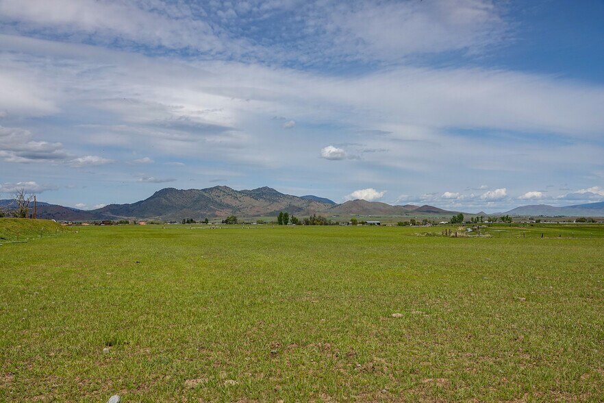 More Photos Of 704 S Phillipe Ln, Montague Land For Sale