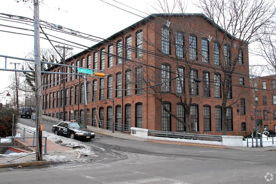 More Photos Of 22 Mill St, Paterson Medical For Lease