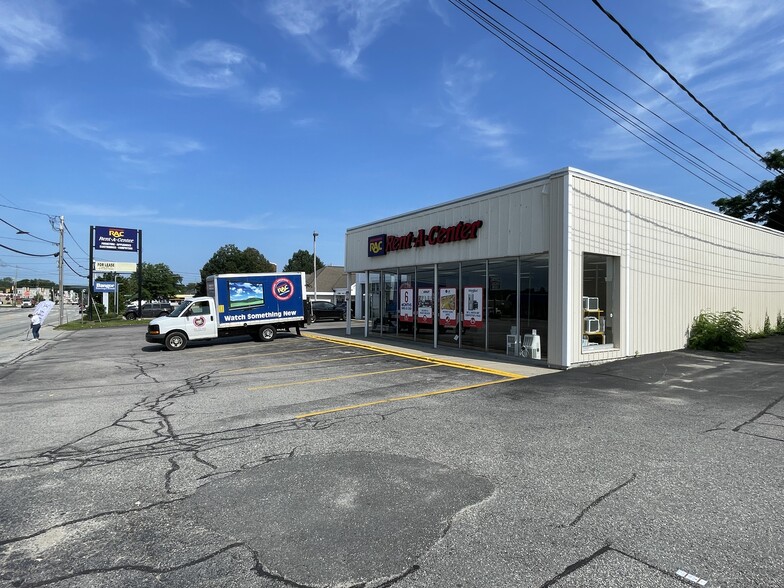 Primary Photo Of 884 Lisbon St, Lewiston Freestanding For Sale