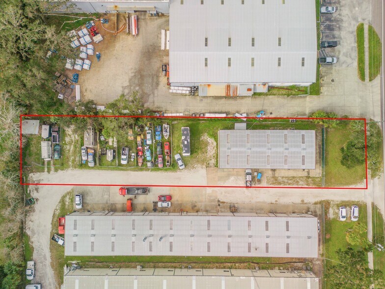 More Photos Of 708 W Park Ave, Edgewater Warehouse For Sale