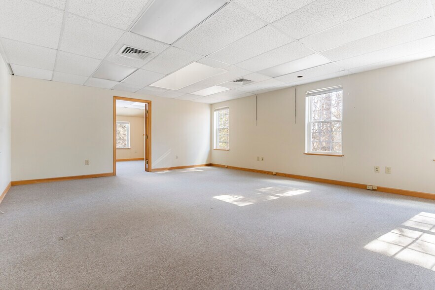 More Photos Of 128 Litchfield Rd, New Milford Medical For Sale