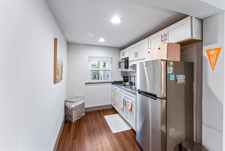 More Photos Of 1415 Highland Ave, Knoxville Multifamily For Sale