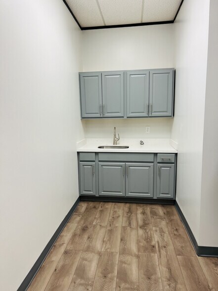 More Photos Of 3033 Chimney Rock Dr, Houston Office For Lease