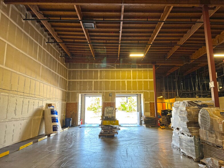 More Photos Of 975 Corporate Center Pky, Santa Rosa Warehouse For Lease