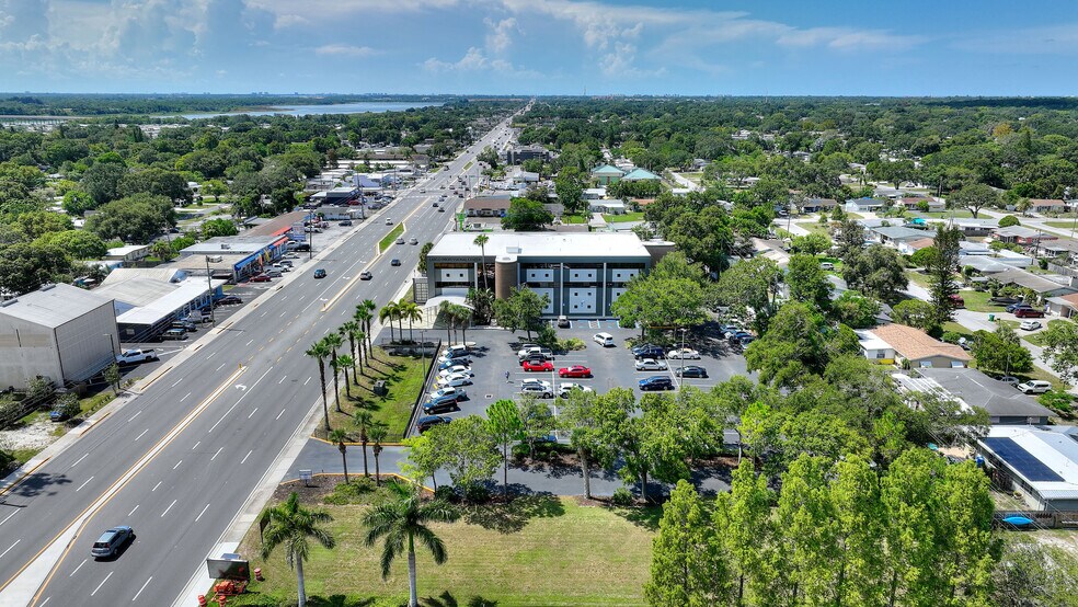 More Photos Of 11200 Seminole Blvd, Largo Office For Sale