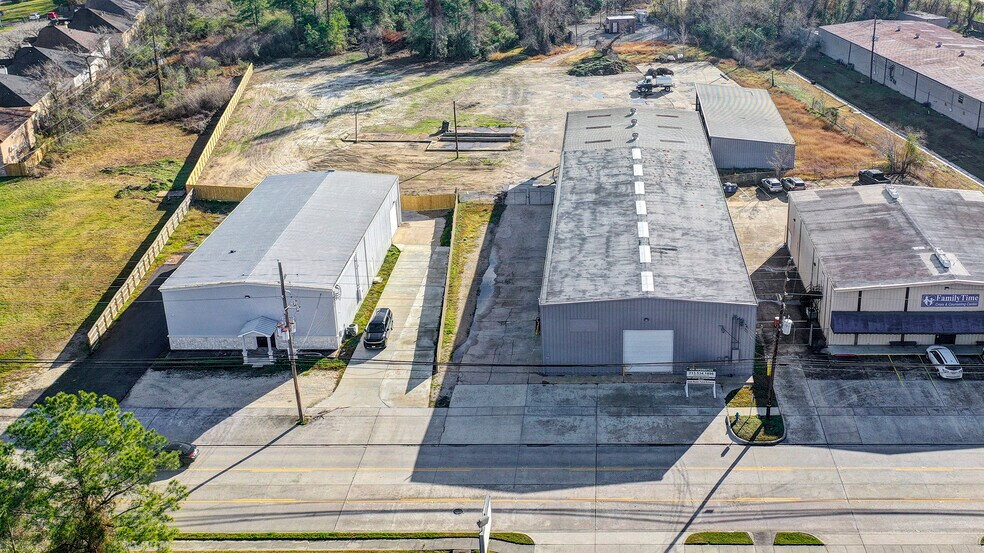 More Photos Of 1215 S Houston, Humble Warehouse For Lease