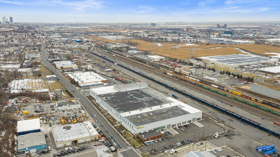 More Photos Of 6001 Tonnelle Ave, North Bergen Warehouse For Lease