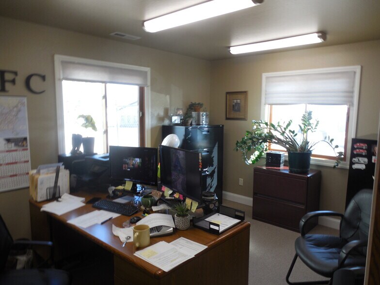 More Photos Of 7875 Black Hawk Rd, Black Hawk Flex For Sale