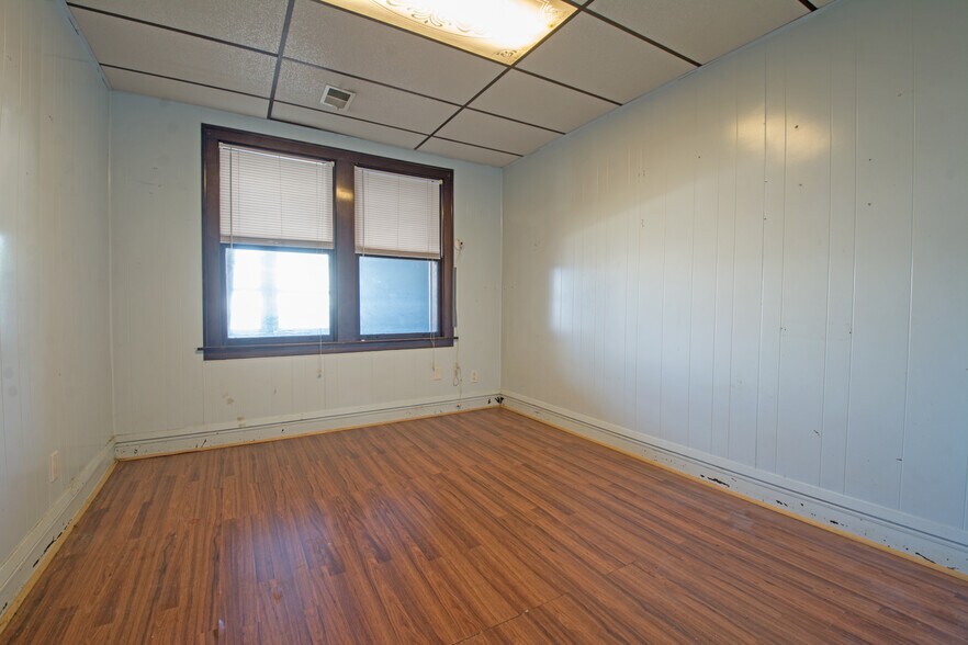 More Photos Of 4018 N Western Ave, Chicago Freestanding For Sale