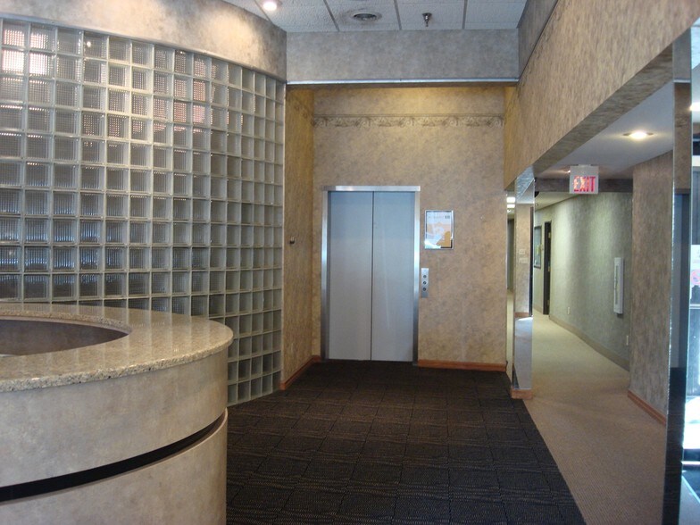 More Photos Of 14 7th Ave N, Saint Cloud Office For Sale