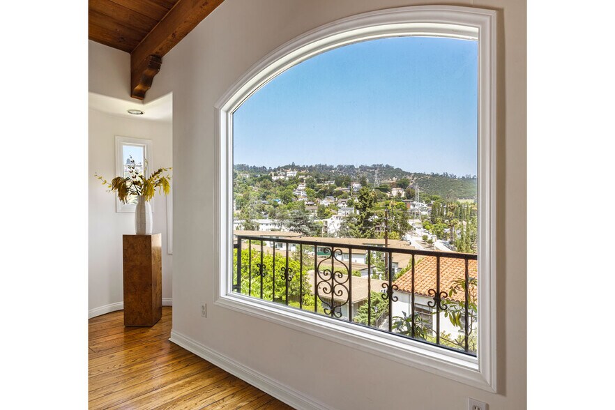 More Photos Of 3700 Arbolada Rd, Los Angeles Apartments For Sale